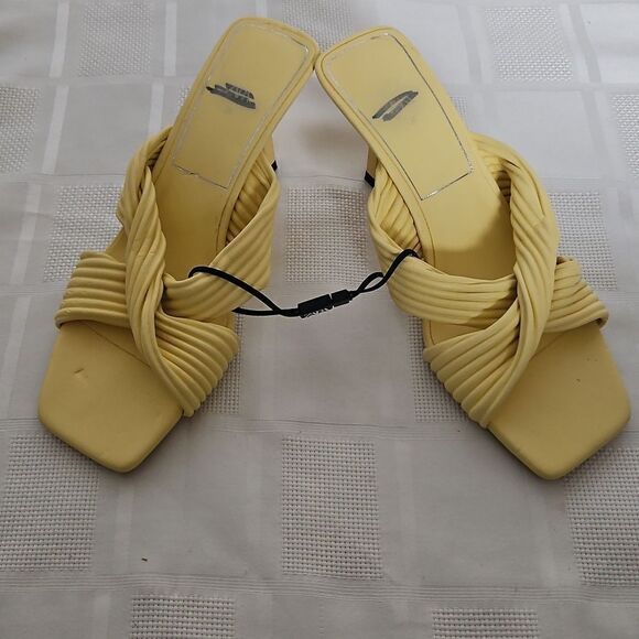 Yellow Women's Shoes - Picture 11 of 16